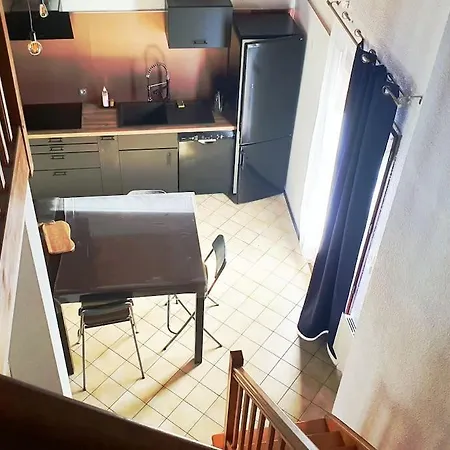 Spacieux Idealement Situe Saint Avre la Chambre